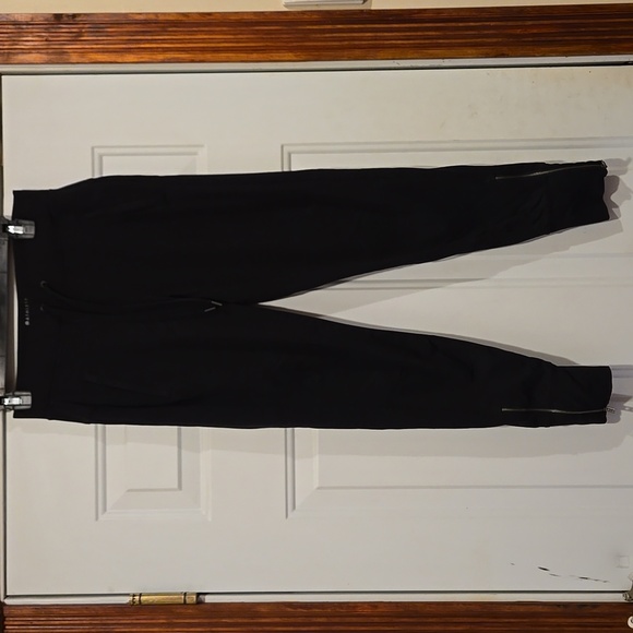 Athleta Metro Street Jogger Black XS - Picture 1 of 10